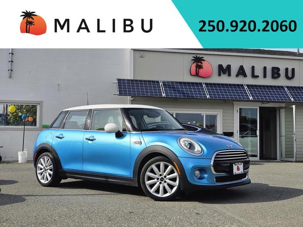 2017 MINI 5 door 5dr HB image 1
