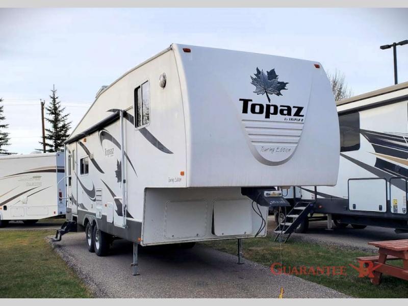 Used 2007 Triple E Topaz 305RL display photo