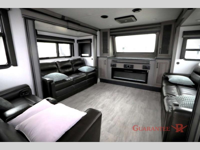 Used 2023 Keystone RV Montana 3761FL display photo