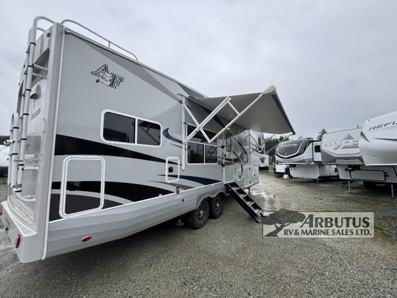 Used 2020 Northwood Arctic Fox Grande Ronde 29-5K display photo