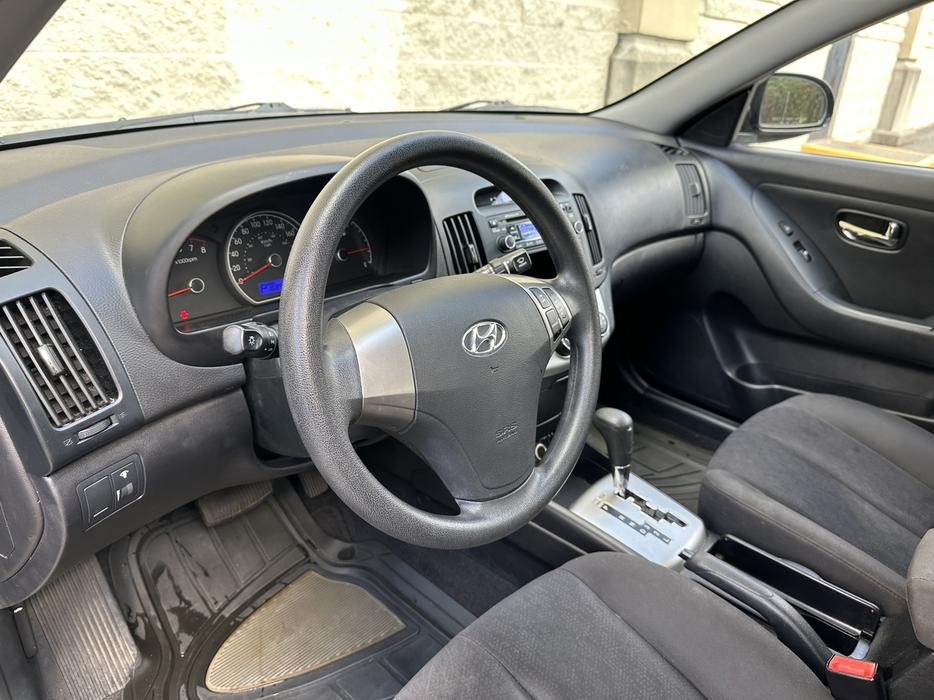 2010 Hyundai Elantra display photo