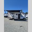 Used 2017 Thor Motor Coach Quantum GR22 thumbnail image 2