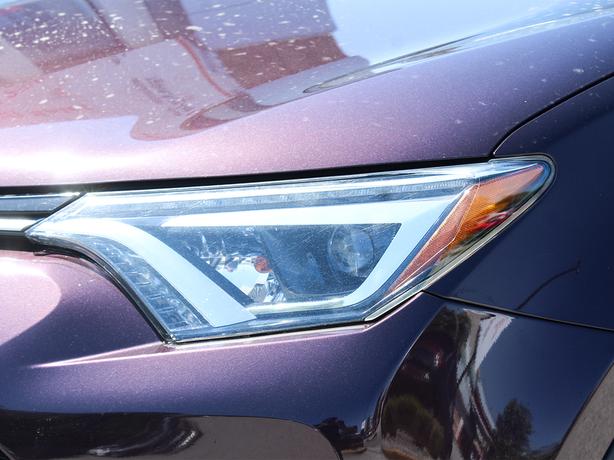 2016 Toyota RAV4 Limited - Navigation, Leather, One Owner image 8