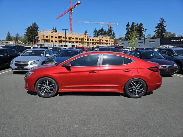 2019 Hyundai Elantra Sport Manual | Sunroof | Heated Seats! image 3