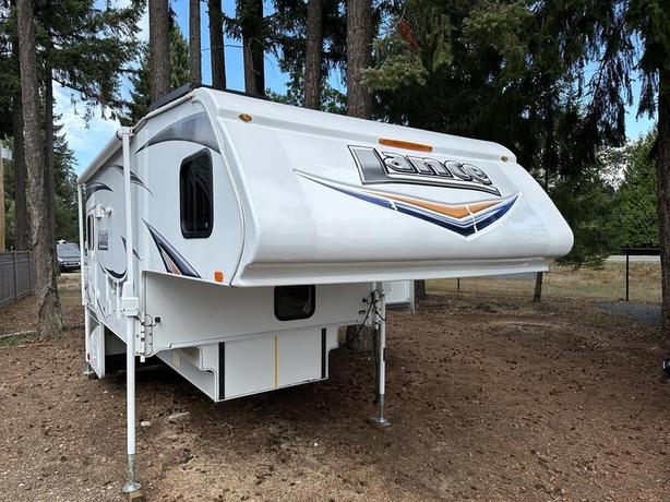 2012 Lance Truck Camper 1181 image 1