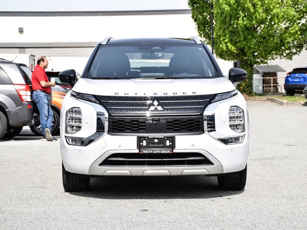 2023 Mitsubishi Outlander PHEV image 2