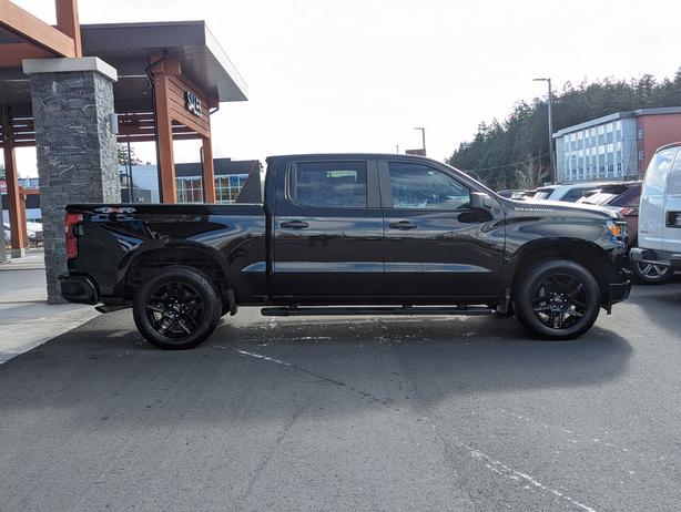 2022 Chevrolet Silverado 1500 Custom - 2.7L I4, CrewCab, Short Box, 4x4 image 4