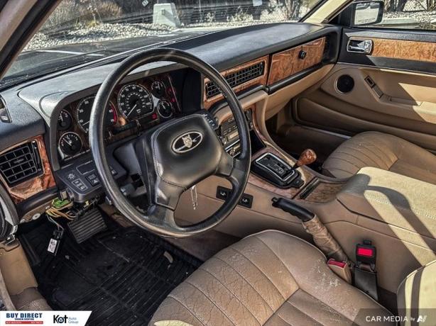 1992 Jaguar XJ Sovereign AUTO, POWER SEATS, AUTO SEAT BELTS, AFTER MARKETS STERE image 6
