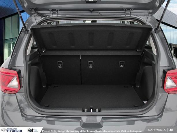 2025 Hyundai Venue Preferred demo image 7