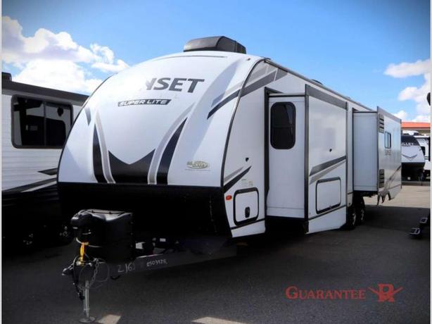 Used 2022 CrossRoads RV Sunset Trail SS330SI image 3