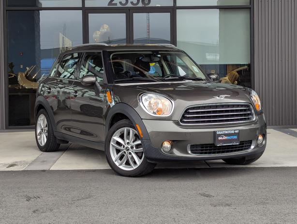 2012 MINI Cooper Countryman Countryman - No Accidents, Sunroof, Heated Seats image 4