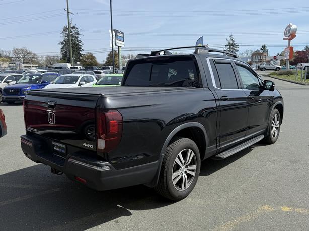 2017 Honda Ridgeline EX-L AWD- Leather, Moonroof, Dual A/C & Backup Cam image 6