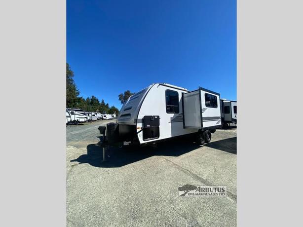 Used 2022 Winnebago Micro Minnie 2306BHS image 2