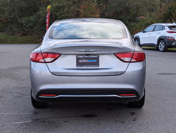 2016 Chrysler 200 Limited - No Accidents, Low Mileage, Heated Seats image 7