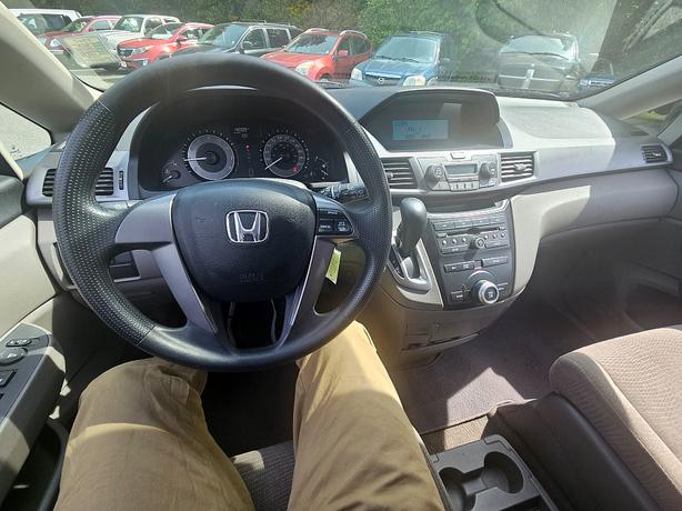 2012 Honda  Odyssey LX image 7