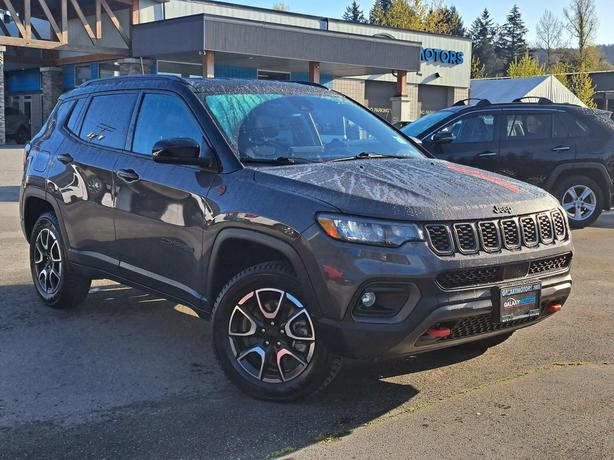 2024 Jeep Compass Trailhawk - 4WD, Heated Seats, Heated Wheel image 4