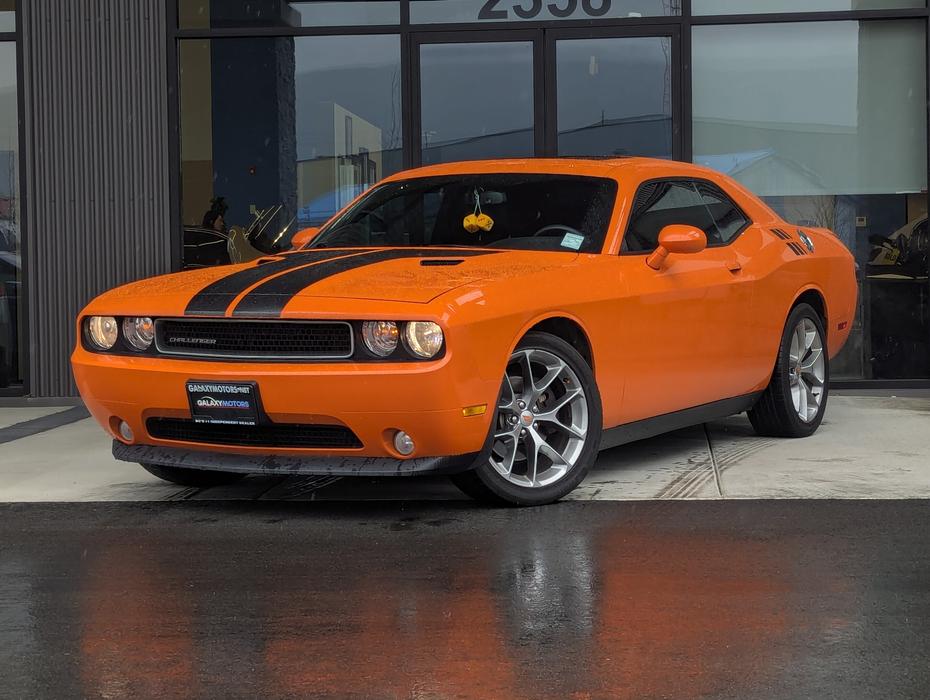 2014 Dodge Challenger SXT - Sunroof, Heated Seats, Leather display photo