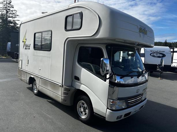 2005 Toyota CAMROAD image 2