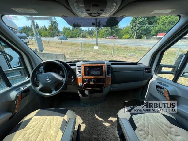 Used 2017 Thor Motor Coach Citation Sprinter 24SS image 6
