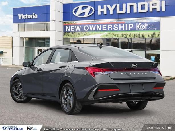2025 Hyundai Elantra Luxury | $1000 OFF Low KM DEMO! demo image 4