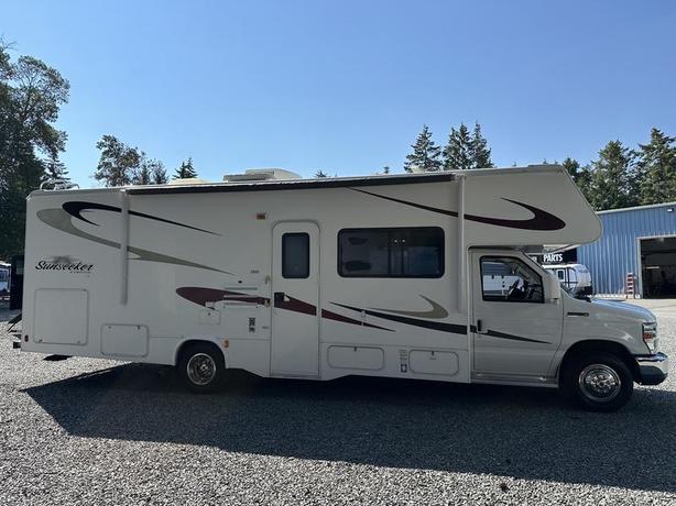 2010 Forest River Sunseeker 2860DS image 3