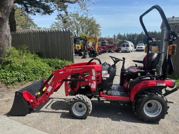2024 Mahindra 1100 series 1120 HST image 1