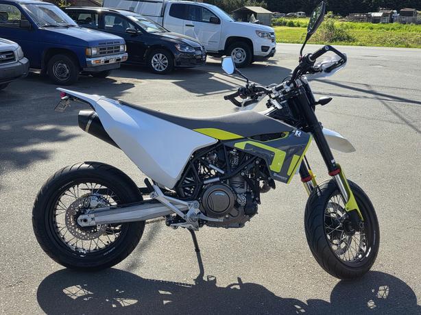 2021 Husqvarna Super Moto 701 image 6
