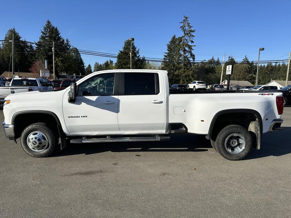 2022 Chevrolet Silverado 3500 LT display photo