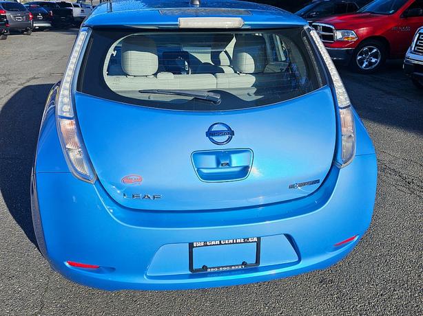 2012 Nissan  LEAF SL image 3