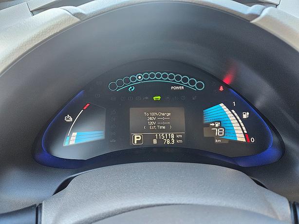 2012 Nissan  LEAF SL image 6