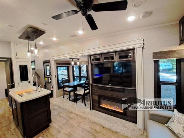 Used 2020 Jayco Eagle 357MDOK image 8