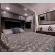 Used 2023 Grand Design Momentum G-Class 32G thumbnail image 3