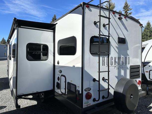 2023 Forest River Rockwood Ultra Lite 2614BS image 6