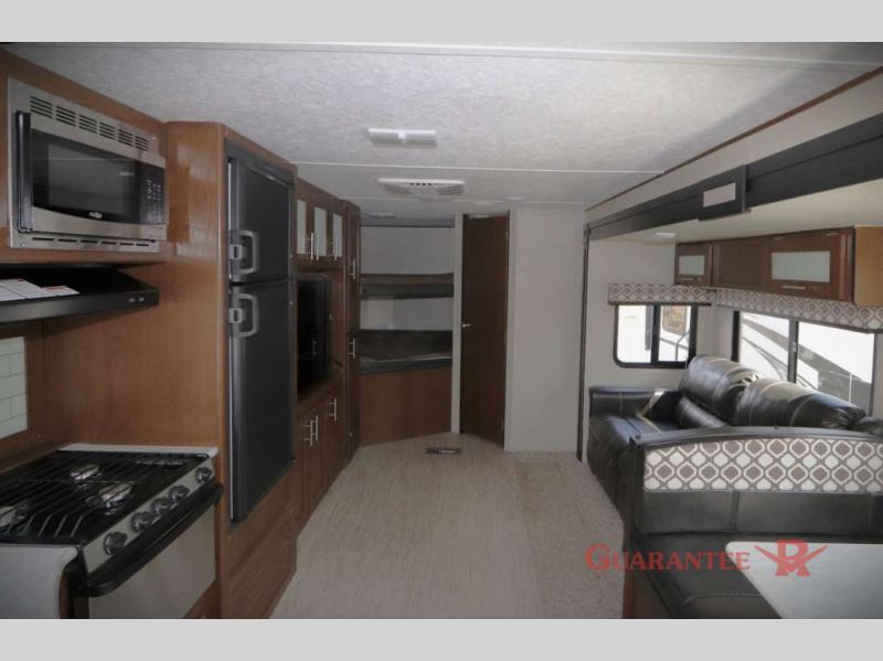 Used 2018 Prime Time RV Avenger ATI 27DBS display photo