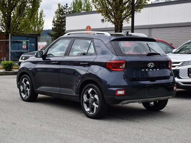 2021 Hyundai Venue Ultimate - No Accidents, Navigation, Sunroof image 3
