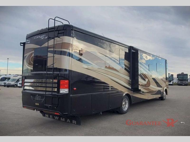 Used 2017 Newmar Canyon Star 3914 display photo
