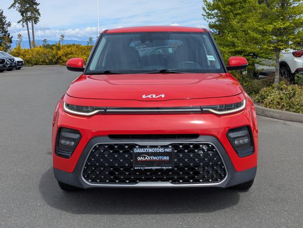 2022 Kia Soul EX - Sunroof, Heated Seats, Apple CarPlay/AA image 3