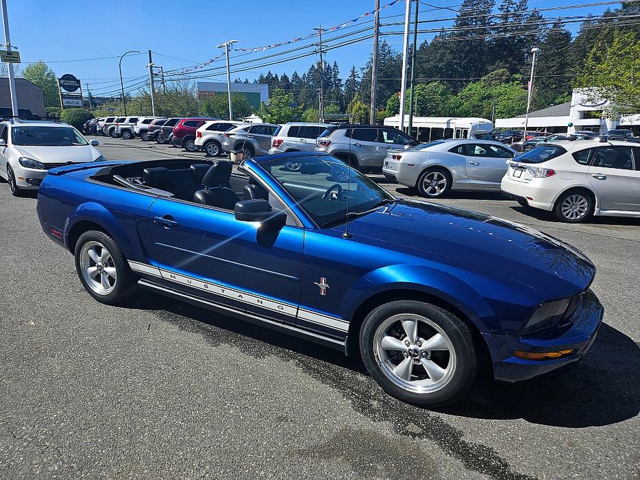 2007 Ford  Mustang Deluxe display photo