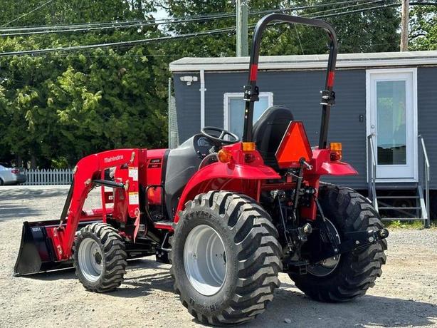 2024 Mahindra Tractor 1635 HST image 3