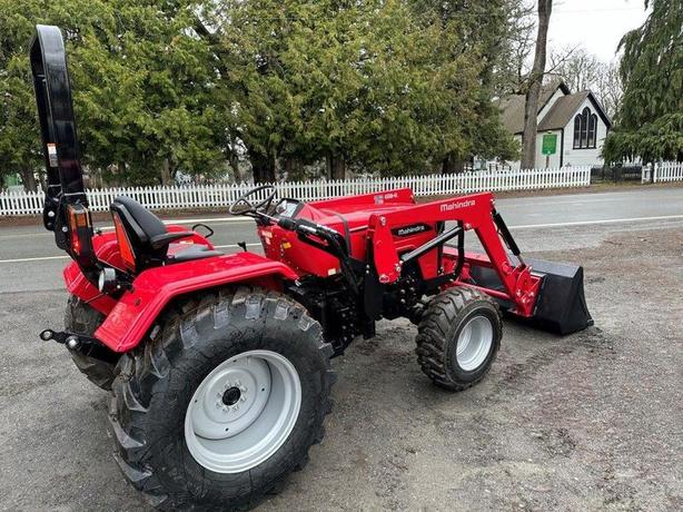 2023 Mahindra 4500 Series 4540 4WD image 4