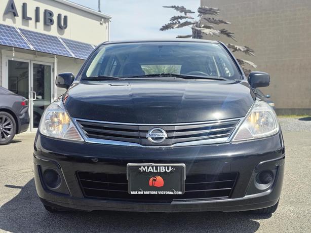 2012 Nissan Versa 5dr HB I4 Auto 1.8 S image 2