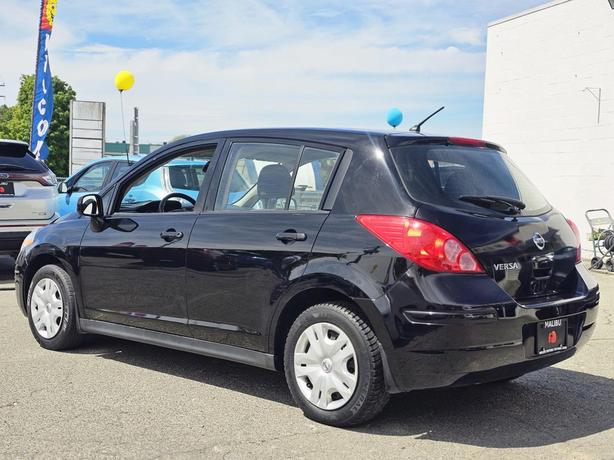 2012 Nissan Versa 5dr HB I4 Auto 1.8 S image 4