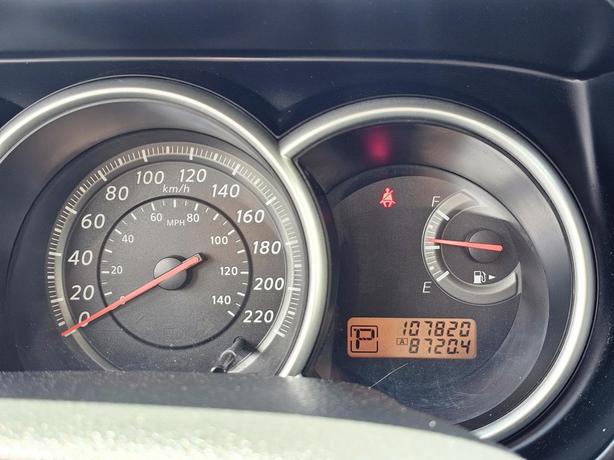 2012 Nissan Versa 5dr HB I4 Auto 1.8 S image 7