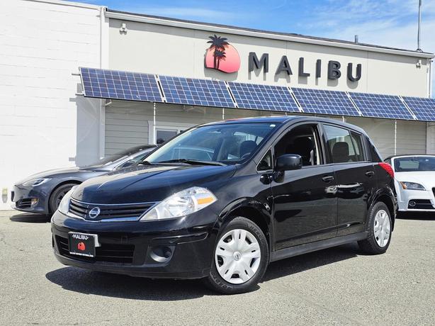 2012 Nissan Versa 5dr HB I4 Auto 1.8 S image 8