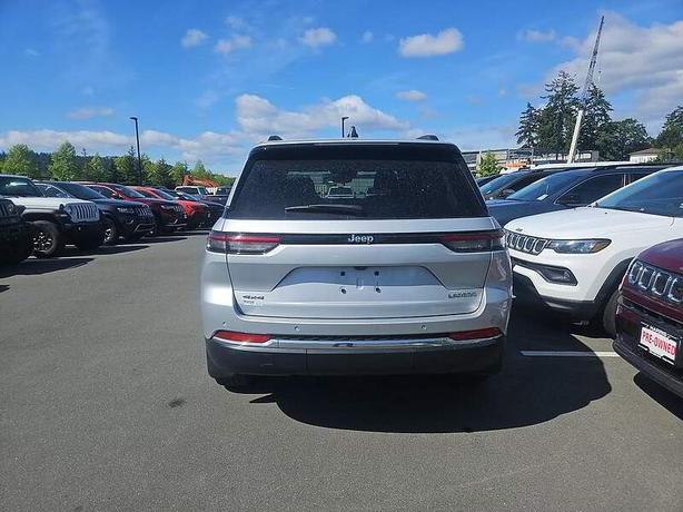 2022 Jeep Grand Cherokee Laredo 4x4 Sport Utility | One Owner | No Reported Acci image 5