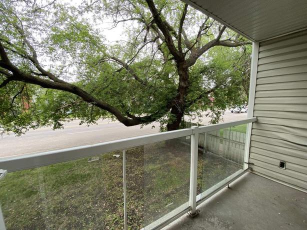 2 bedroom Amera Manor image 7