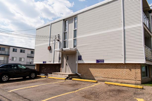 2 bedroom Amera Manor image 8