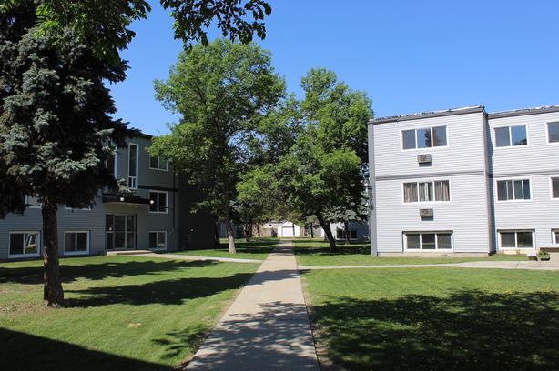 2 bedroom Mainstreet Park image 1