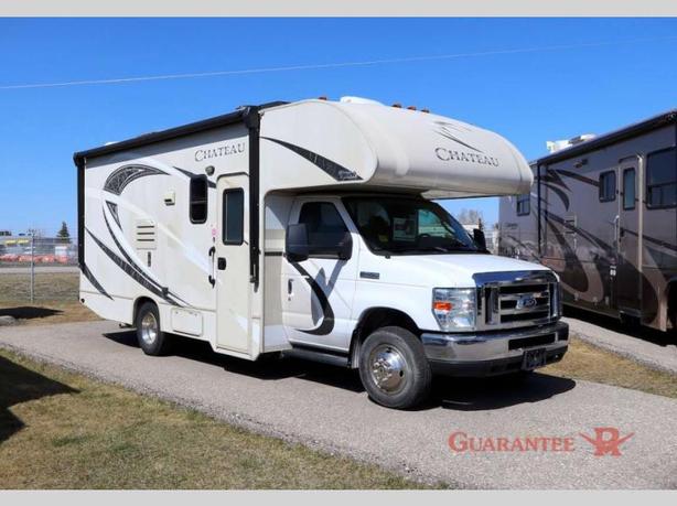 Used 2017 Thor Motor Coach Chateau 22B image 1