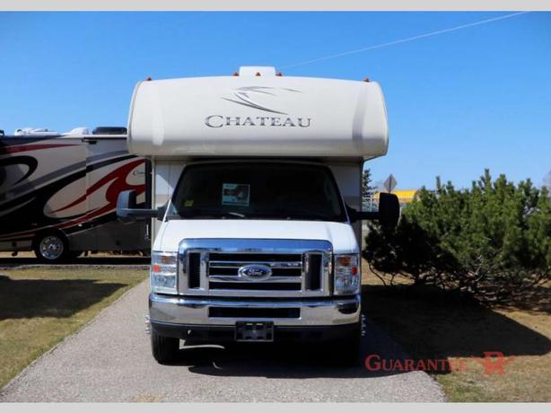 Used 2017 Thor Motor Coach Chateau 22B image 2